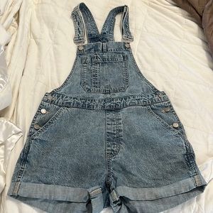 Gap overalls shorts 100% cotton size small blue denim cuffed